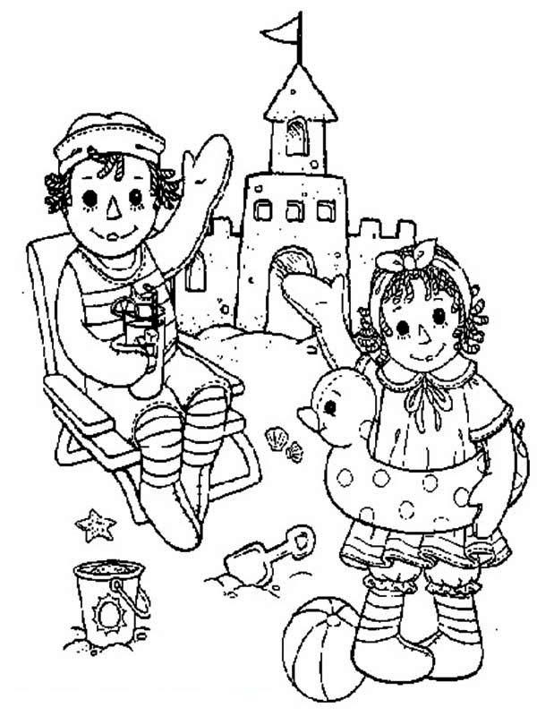 600x800 Raggedy Ann And Andy Making Sand Castle Coloring Page