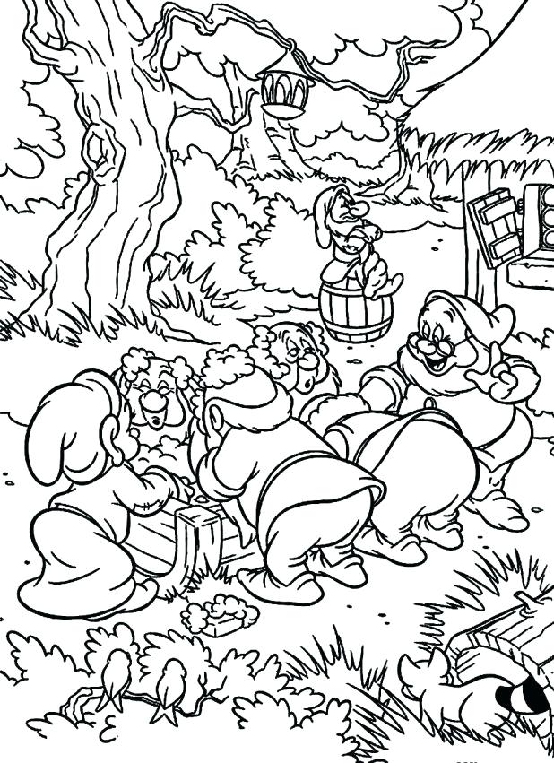 Seven Dwarfs Coloring Pages at GetColorings.com | Free printable ...