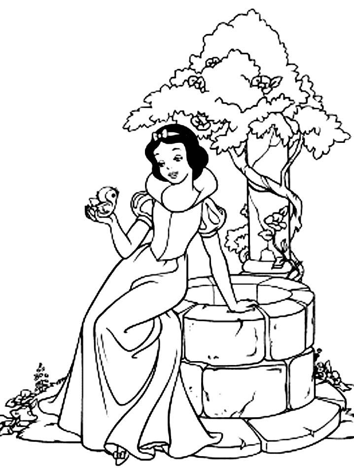 Snow White And The Seven Dwarfs Coloring Pages at GetColorings.com ...